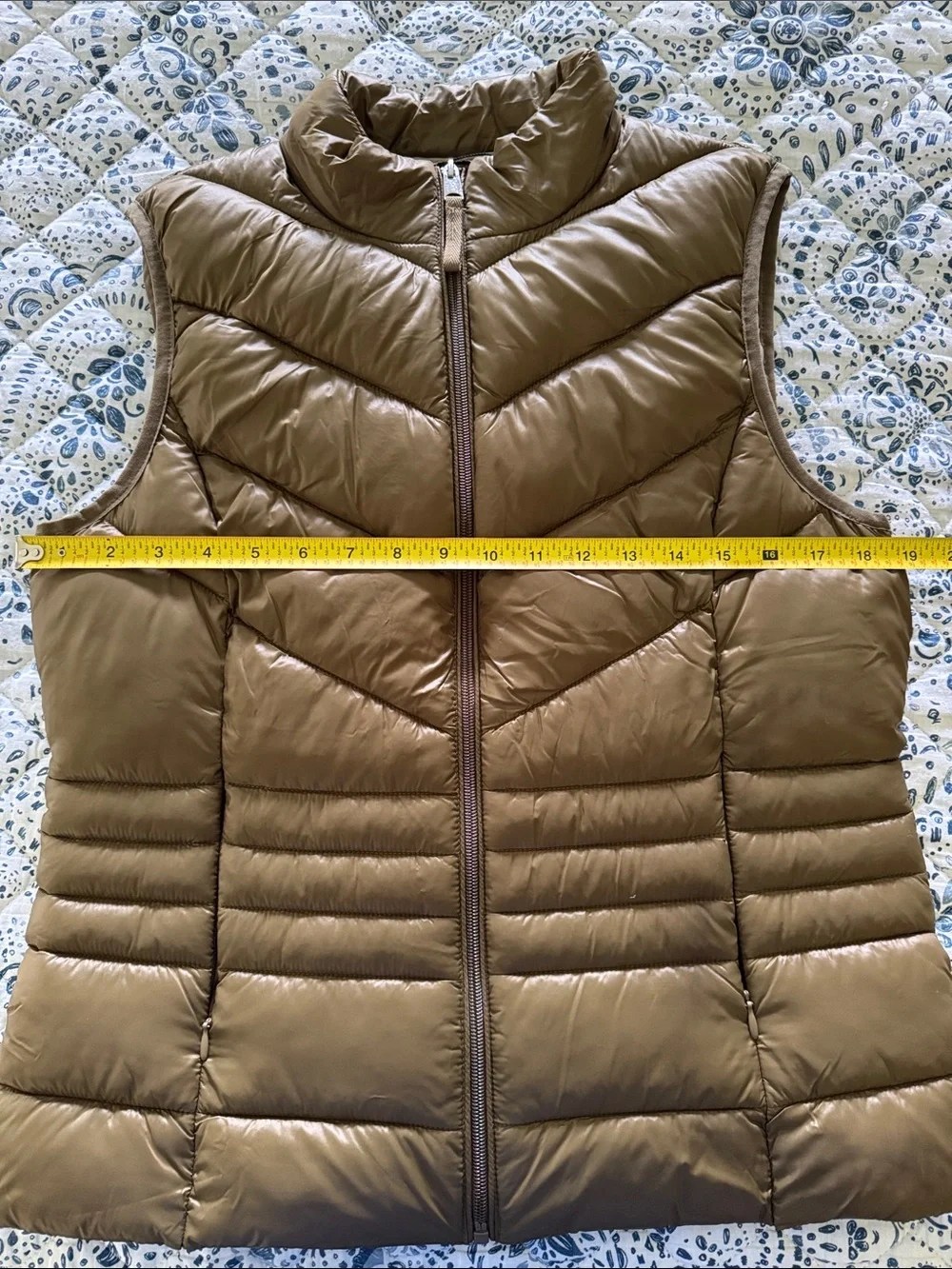 Women's Quilted Olive Puffer Vest - Sleeveless Zip Front